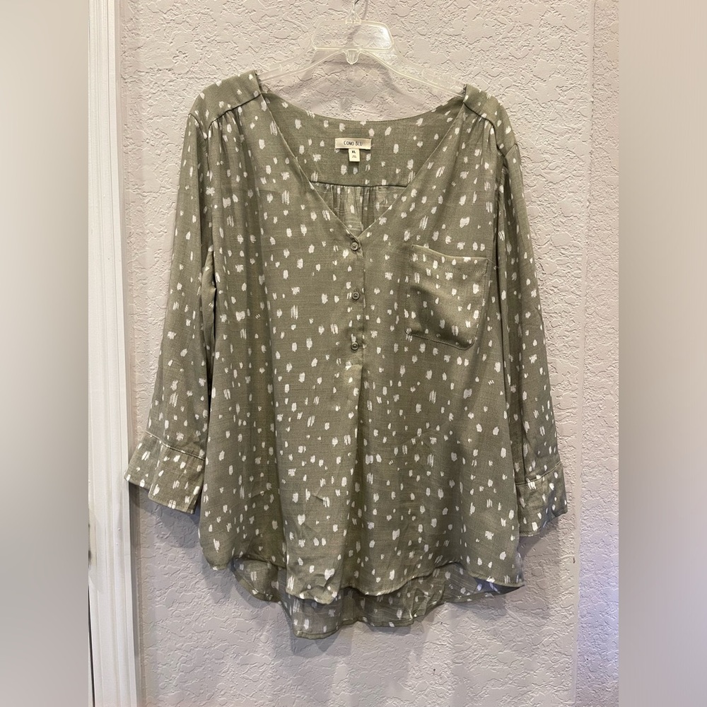 COMO BLUE Women’s Olive Top 3/4 sleeves with slit Size: XL Preloved